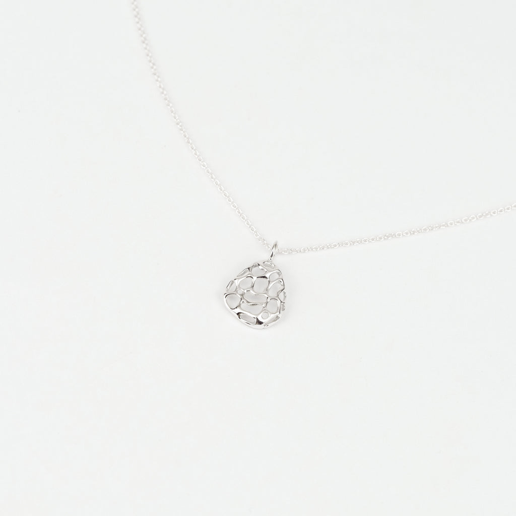 Meander necklace