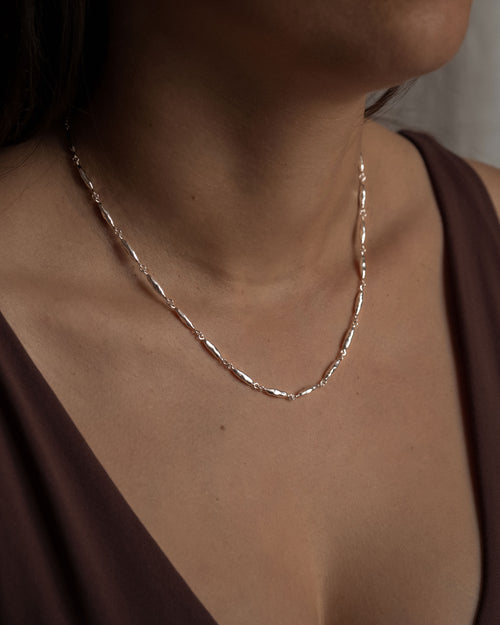 Current necklace