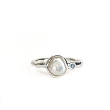 Load image into Gallery viewer, Pearl + Sapphire ring
