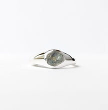 Load image into Gallery viewer, Molten sapphire ring | 06
