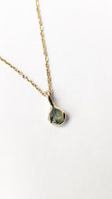 Load image into Gallery viewer, Molten sapphire necklace | 01
