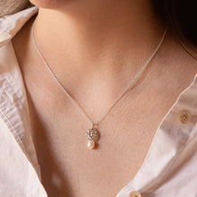 Load image into Gallery viewer, Onde necklace
