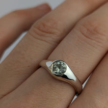 Load image into Gallery viewer, Aquamarine ring
